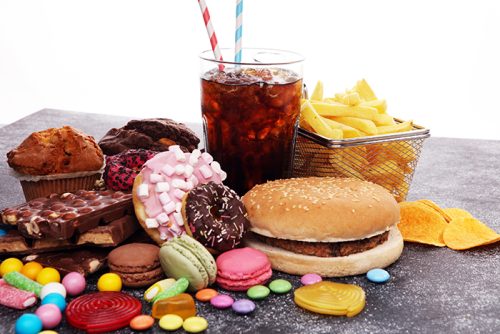 Cần tránh thức ăn nhanh và những loại thực phẩm khó tiêu